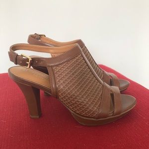Naturalizer brown heeled sandal